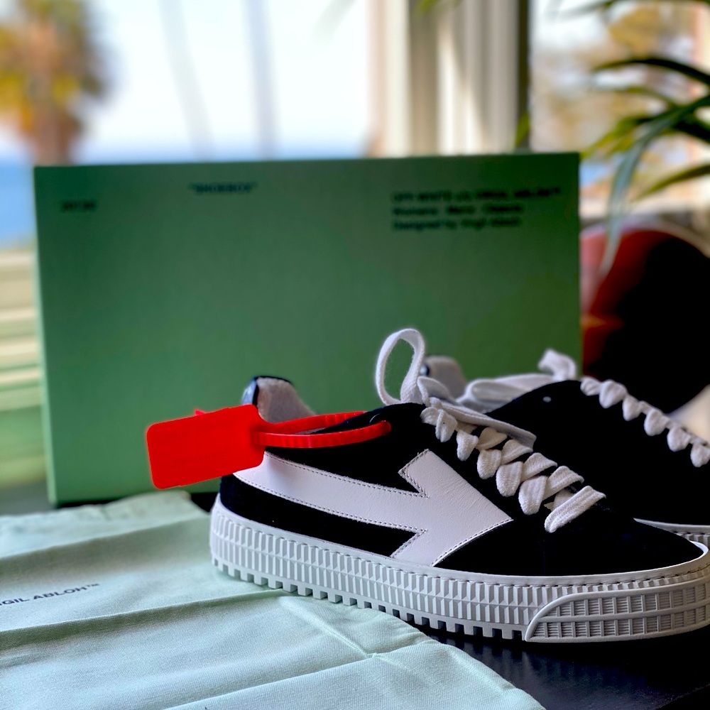 OFF-WHITE - Women’s - Sneakers - Authentic